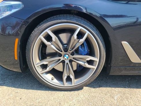 Used 2018 BMW M550i xDrive image 3