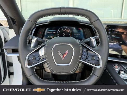 Used 2025 Chevrolet Corvette Stingray Preferred Conv w/ Z51 Performance Package RWD image 14