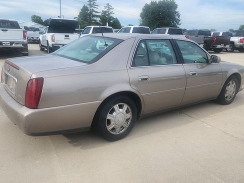 Used 2001 Cadillac De Ville w/ Comfort/Convenience Pkg FWD image 4