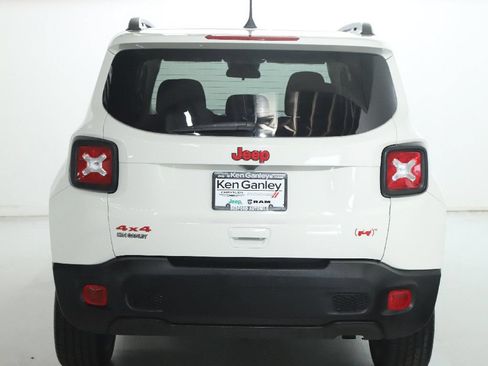 Used 2023 Jeep Renegade Latitude w/ Sun/Sound Group AWD/4WD image 43