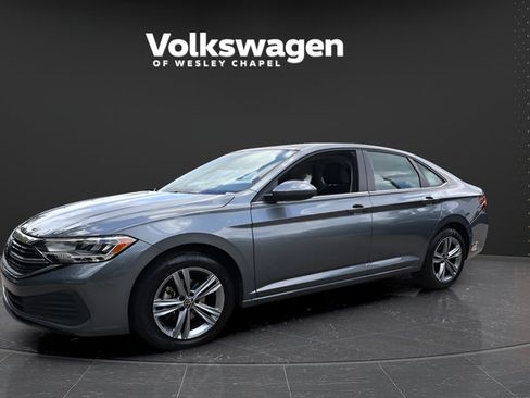 Certified 2024 Volkswagen Jetta SE FWD image 4