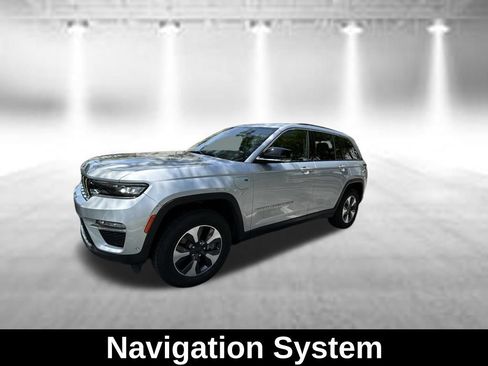 Used 2023 Jeep Grand Cherokee 4WD 4xe w/ Luxury Tech Group II image 3