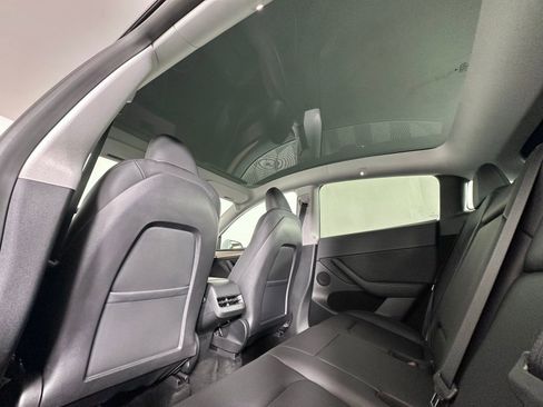 Used 2022 Tesla Model Y Long Range image 6