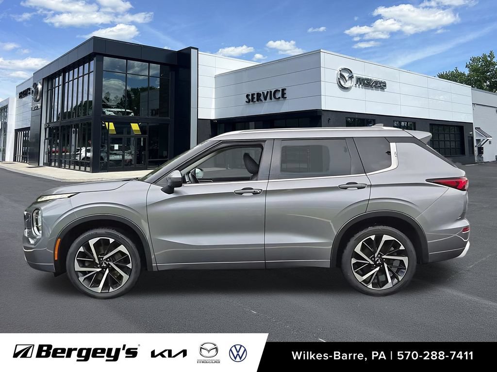 Used 2023 Mitsubishi Outlander SEL AWD/4WD image 9