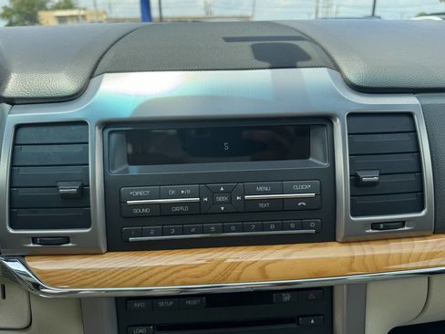 Used 2011 Lincoln MKZ image 15