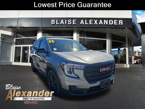 Used 2023 GMC Terrain SLE w/ Driver Convenience Package AWD/4WD image 1