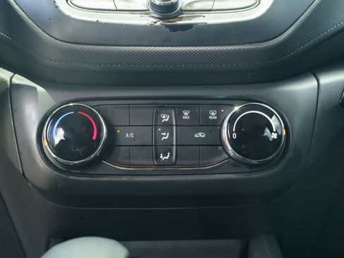 Used 2023 Chevrolet TrailBlazer LS FWD image 27
