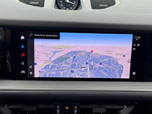 Used 2024 Porsche Cayenne w/ Premium Package image 28