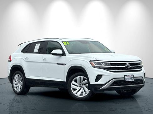 Used 2021 Volkswagen Atlas Cross Sport SE w/ Panoramic Sunroof Package FWD image 2