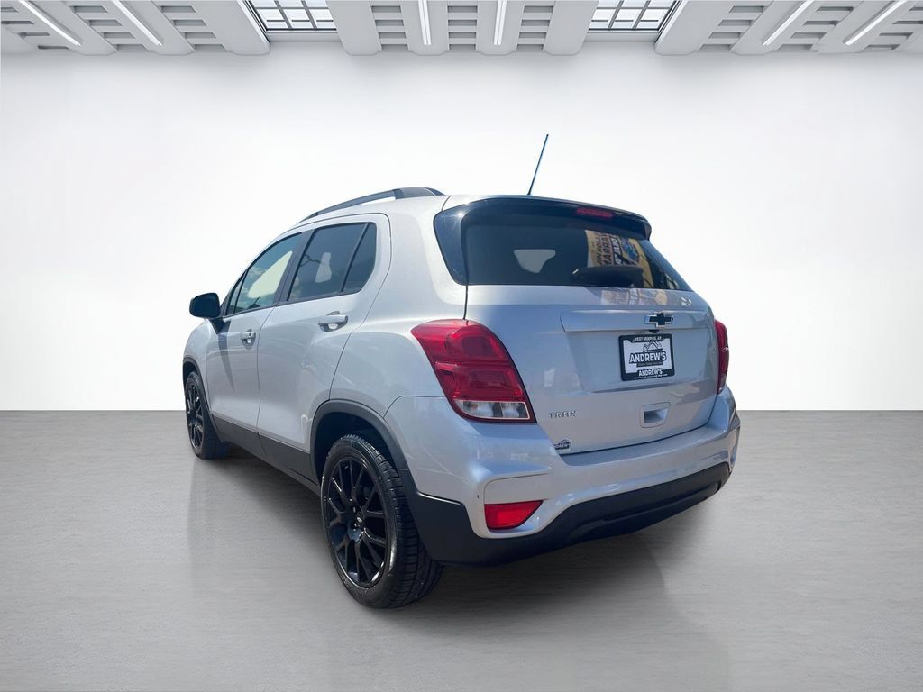 Used 2021 Chevrolet Trax LT w/ Sport Edition FWD image 6