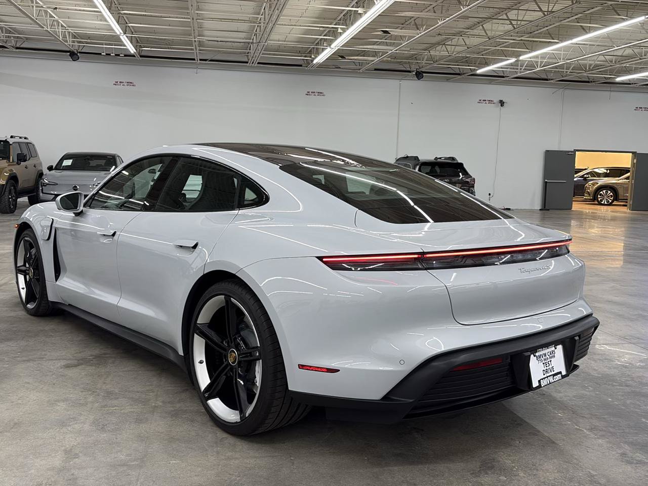 Used 2022 Porsche Taycan 4S AWD/4WD image 10