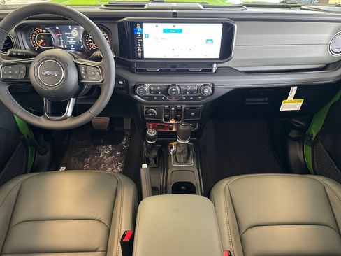 New 2026 Jeep Gladiator Mojave AWD/4WD image 9
