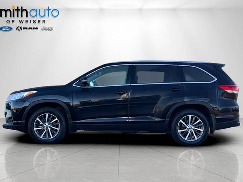 Used 2019 Toyota Highlander XLE AWD/4WD image 8