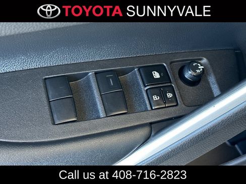 Used 2025 Toyota Corolla Cross XLE AWD/4WD image 18