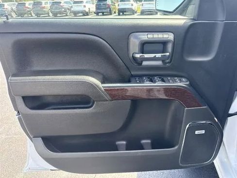 Used 2018 GMC Sierra 1500 SLT w/ SLT Premium Package AWD/4WD image 8