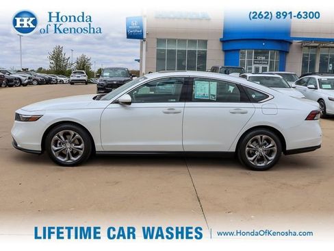 Used 2024 Honda Accord EX image 2
