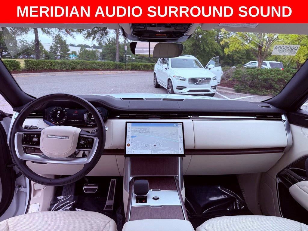 Used 2025 Land Rover Range Rover SE AWD/4WD image 13