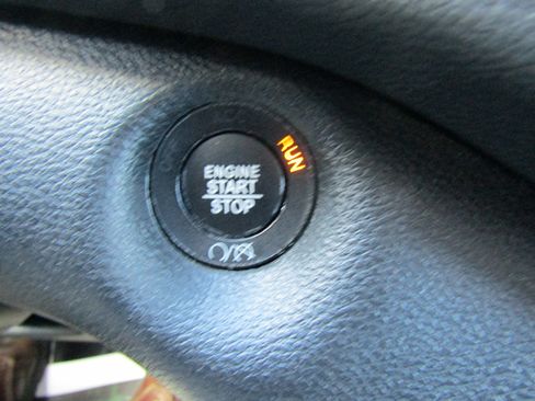 Used 2023 Jeep Cherokee Altitude Lux image 33