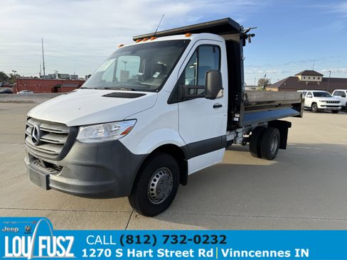 Used 2020 Mercedes-Benz Sprinter 4500 w/ Driver Convenience Package image 3
