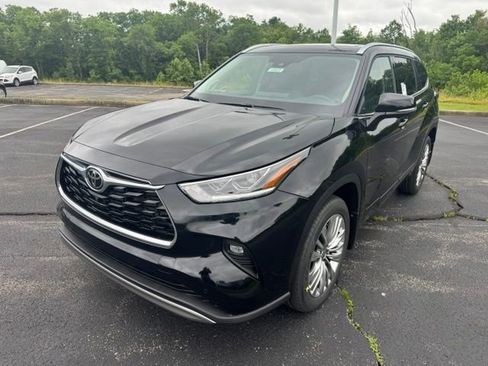 New 2026 Toyota Highlander Platinum AWD/4WD image 7