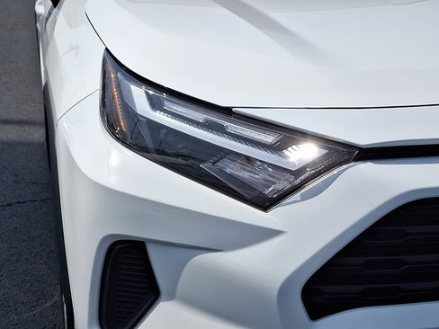 Used 2023 Toyota RAV4 LE image 9