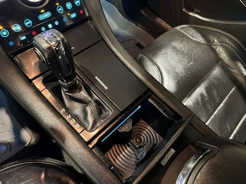 Used 2018 Ford Taurus Limited image 19