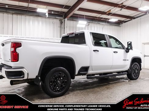 Used 2024 Chevrolet Silverado 2500 LT w/ Z71 Sport Edition image 6