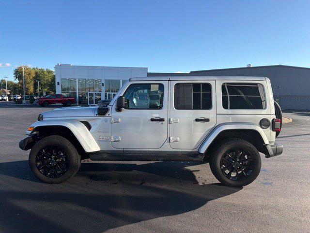 Used 2024 Jeep Wrangler Unlimited Sahara AWD/4WD image 4