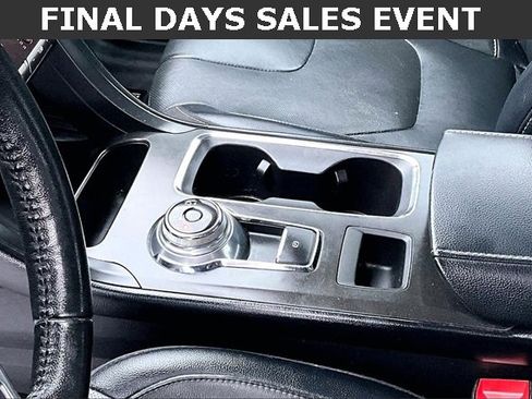 Used 2018 Ford Fusion Titanium image 16