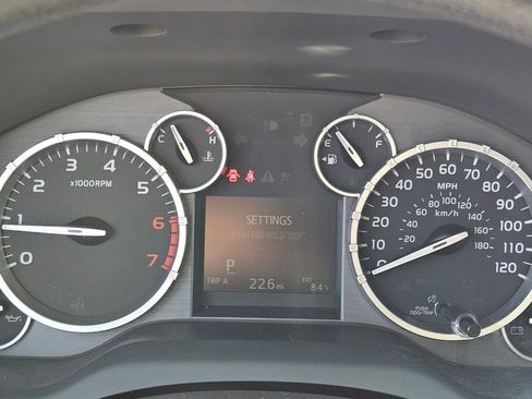 Used 2015 Toyota Tundra SR5 image 6