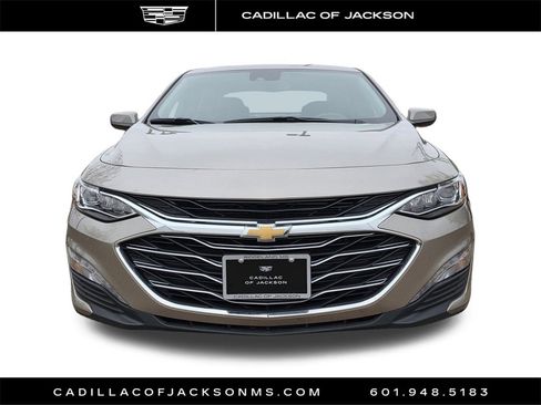 Used 2024 Chevrolet Malibu LT image 2