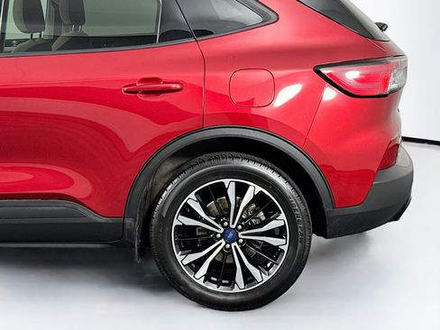Used 2021 Ford Escape SE w/ SE Sport Appearance Package AWD/4WD image 40