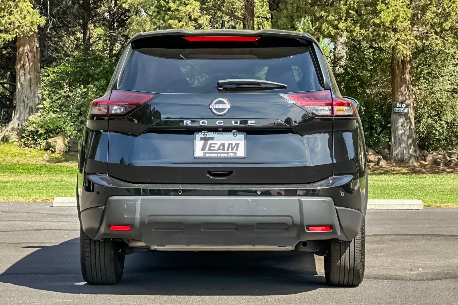 Used 2025 Nissan Rogue SV FWD image 5