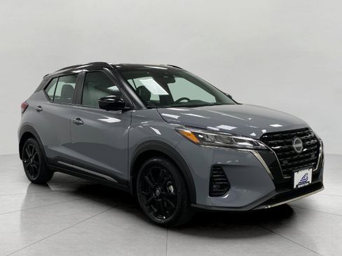Used 2024 Nissan Kicks SR w/ SR Premium Package FWD image 1