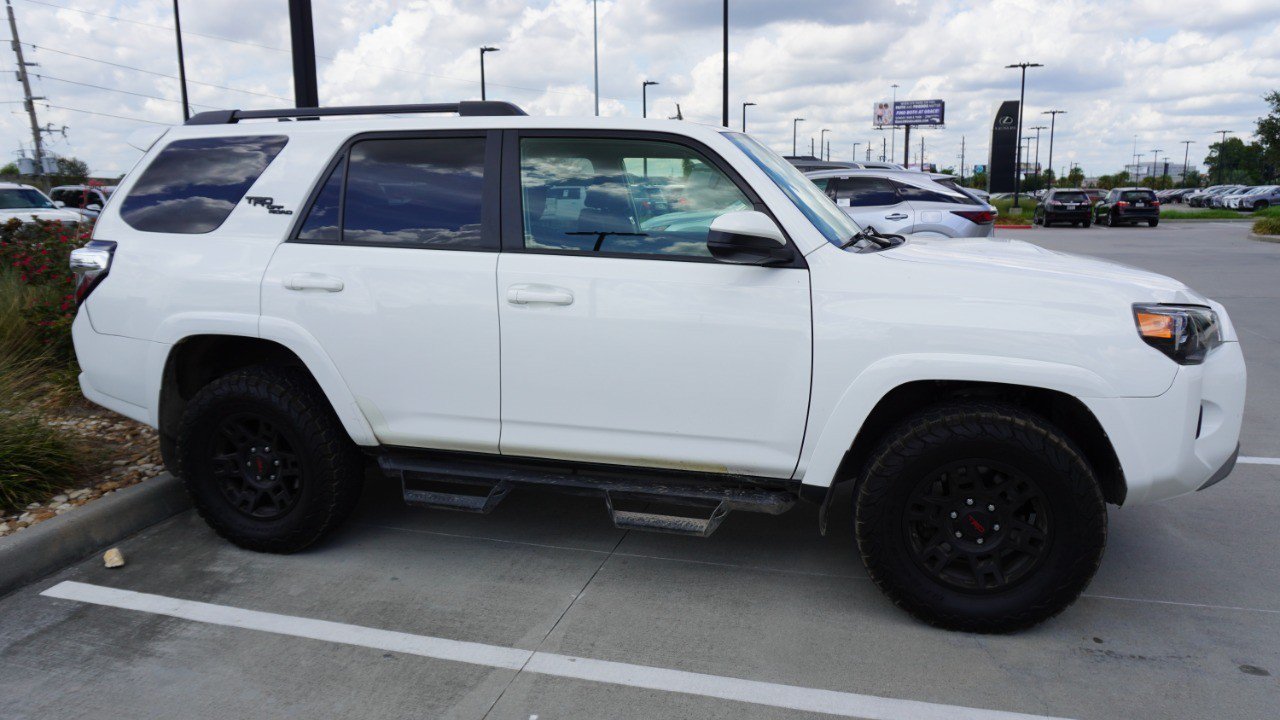 Used 2019 Toyota 4Runner TRD Off-Road AWD/4WD image 5