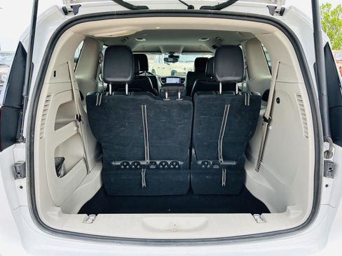 Used 2022 Chrysler Pacifica Touring-L FWD image 28