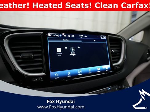 Used 2024 Chrysler Pacifica Touring-L image 6