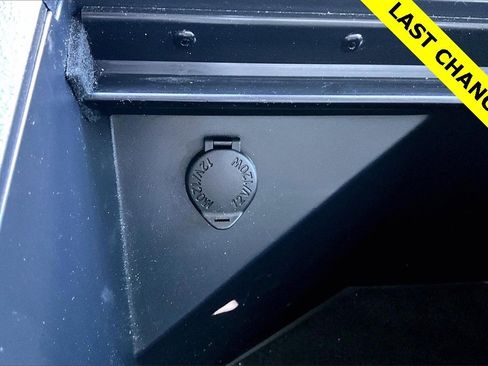 Used 2018 Toyota Tundra SR5 w/ TRD Off Road Package image 33