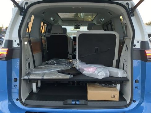 New 2025 Volkswagen ID. Buzz Pro S Plus image 9