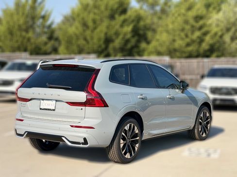 New 2027 Volvo XC60 B5 Plus AWD/4WD image 5