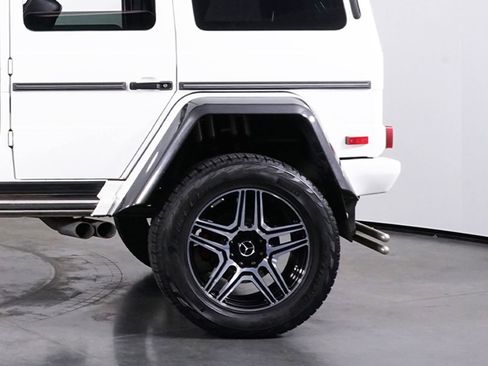Used 2018 Mercedes-Benz G 550 Squared image 13