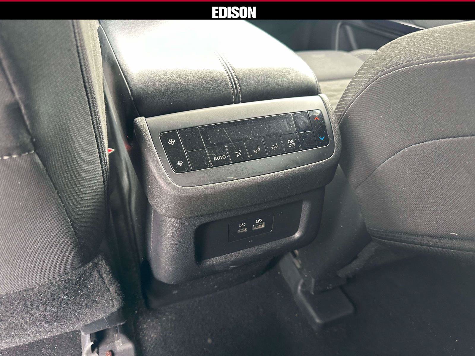 Used 2025 Nissan Pathfinder SV AWD/4WD image 12