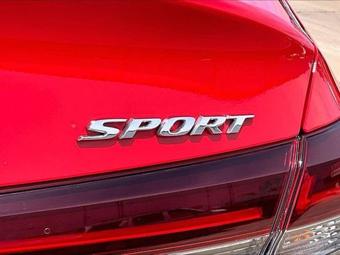 Used 2025 Honda Civic Sport image 8