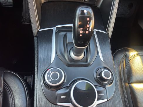Used 2019 Alfa Romeo Stelvio image 15