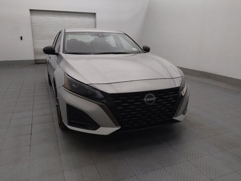 Used 2024 Nissan Altima 2.5 SR image 14