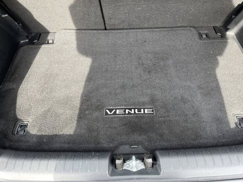 Used 2023 Hyundai Venue SE image 11