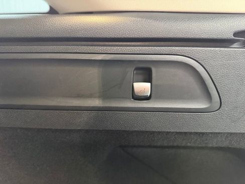 Used 2021 Mercedes-Benz GLC 300 image 36