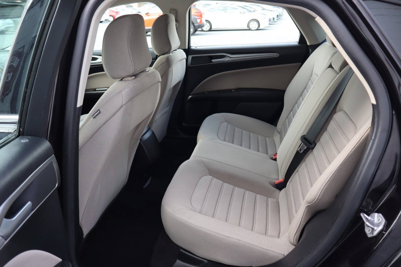 Used 2020 Ford Fusion S FWD image 4