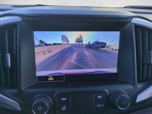 Used 2024 GMC Terrain SLT image 14