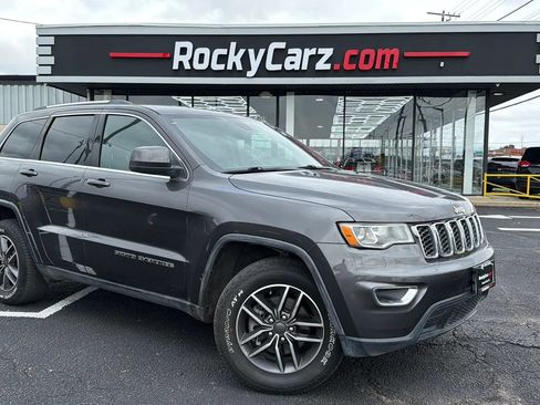 Used 2019 Jeep Grand Cherokee Laredo w/ 18" Wheel & 8.4" Radio Group AWD/4WD image 1